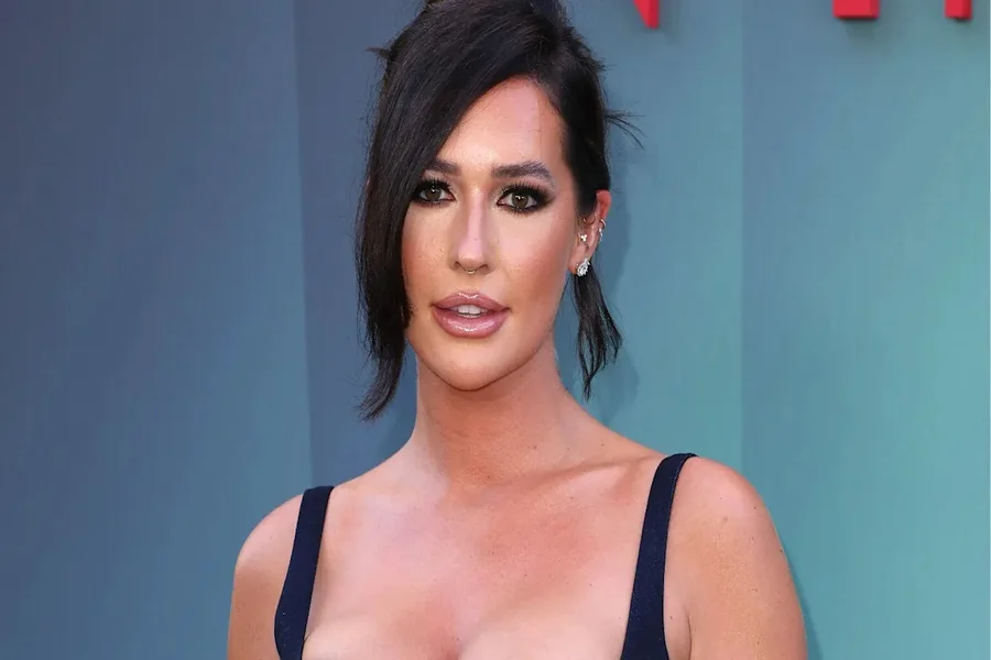  Avery Woods Net Worth