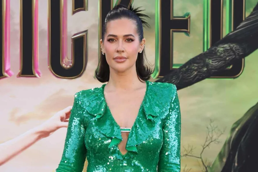 Avery Woods Net Worth